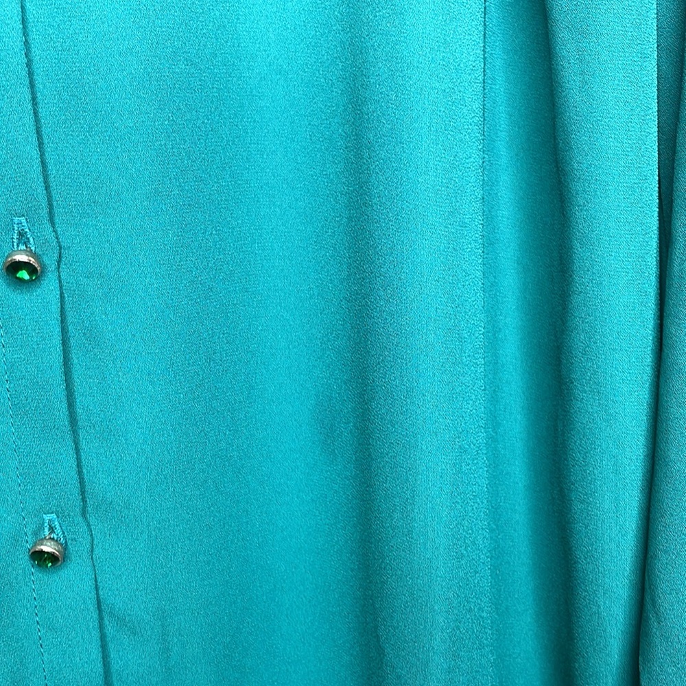 TORRID Button Front Blouse Green MADISON Rhinestone Buttons Long Sleeve NWT 5X - Picture 9 of 15